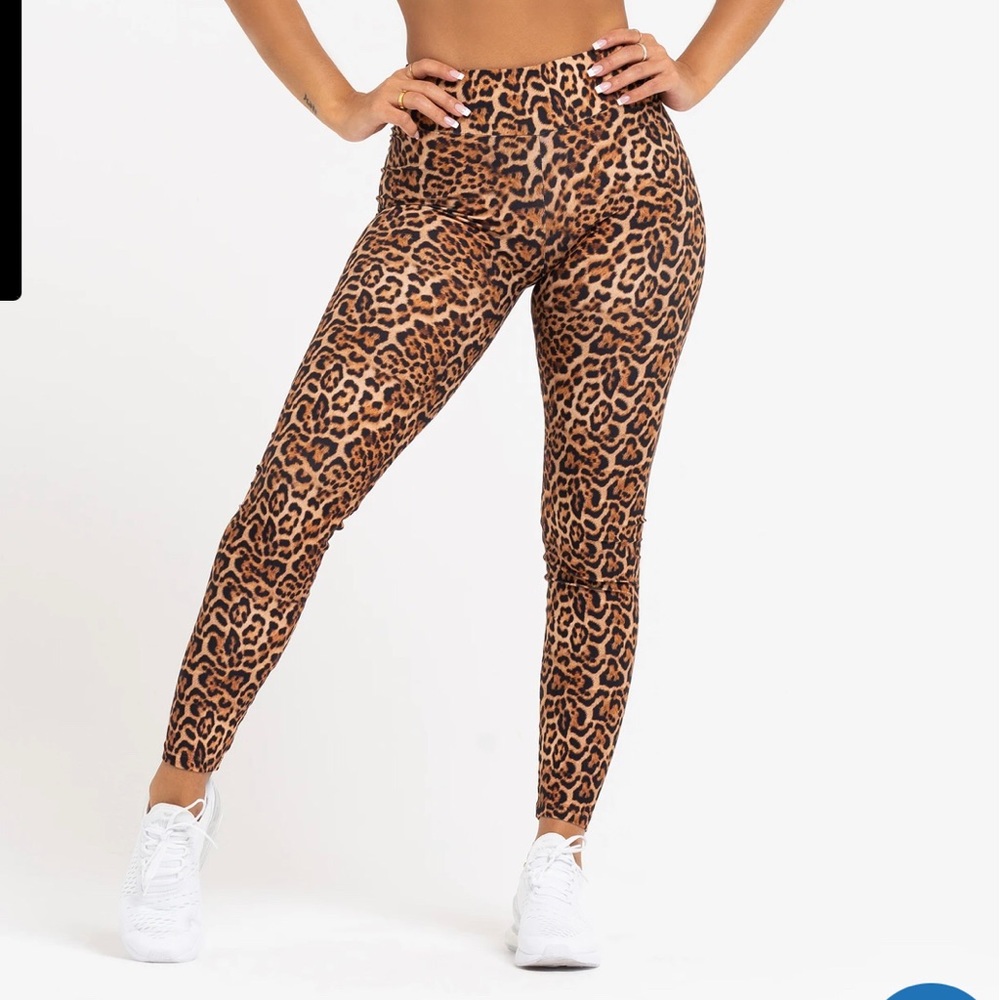 Lici Fit high waist cheetah scrunch leggings